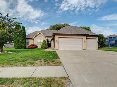 2110 NE Colonnade Ave