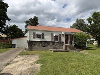 1505 Lawndale Ave