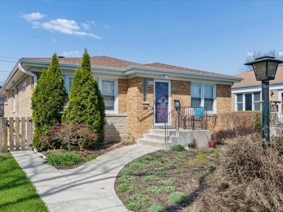 Property at 8136 Kenton Ave, Skokie, IL