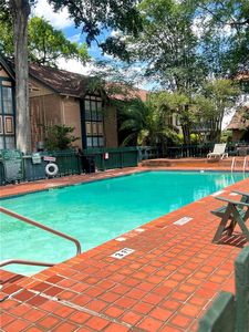 8299 Kingsbrook Rd APT 180