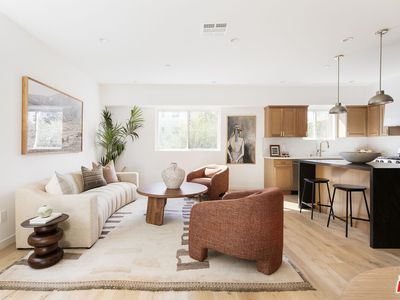 3417 Bellevue Ave
