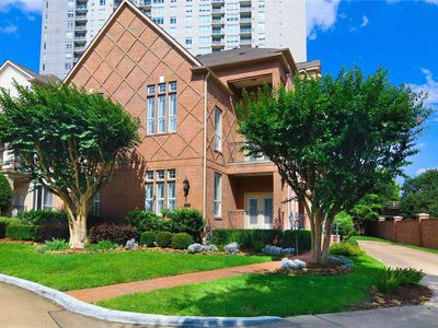 302 S Gate Stone