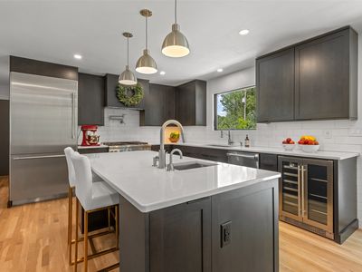 9200 & 9202 River Rd