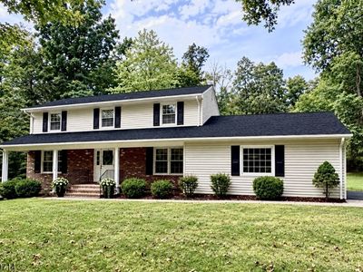 4 Tracey Ln