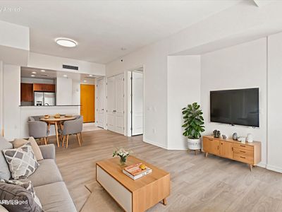 17 W VERNON Avenue #507