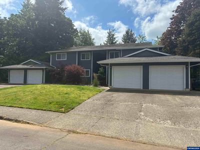 2194-2200 Navaho Ct SE