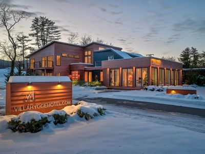 2906 White Mountain Highway