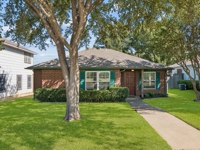 947 E Oakdale Rd