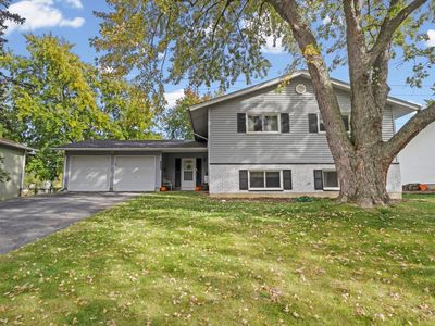 Property at 6505 Winston Dr, Woodridge, IL
