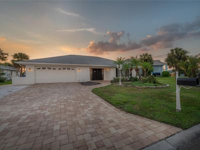 6322 Cottonwood Ln