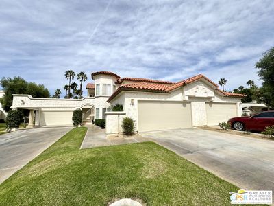 696 Vista Lago Cir N