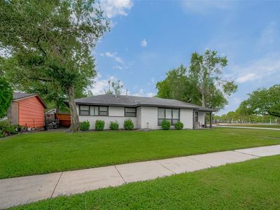 8057 Ridgeview Dr