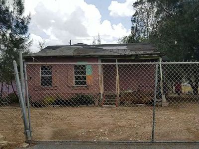 2701 Dennis Ave