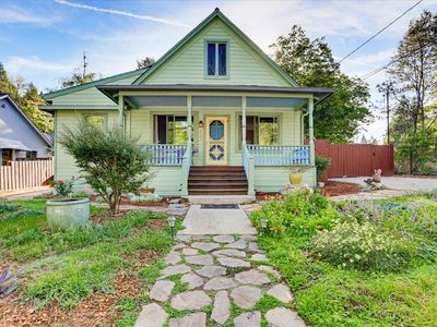 437 Zion St