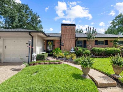 103 Red Oak St