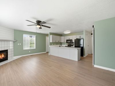 Property at 9217 S Jefferson Cv, Sandy, UT