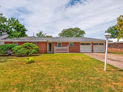 229 NE Myers Ave