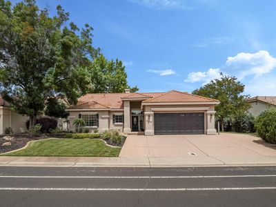 704 Fairway Dr