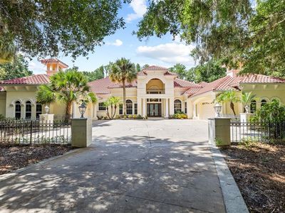 6800 WISTERIA LOOP