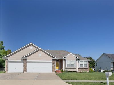 608 Lakeview Dr