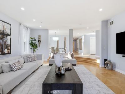 14271 Dickens St Unit 201