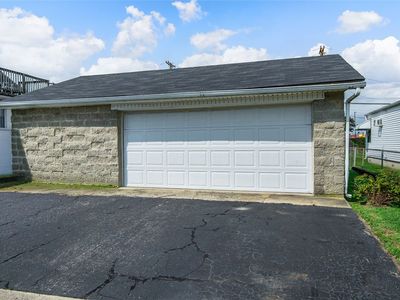 2700 Manistee Pl