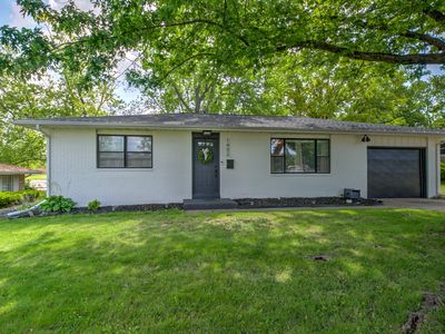 1402 Hilltop Dr