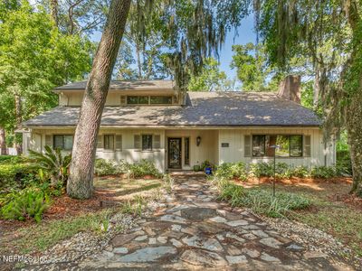 12852 LONGVIEW Drive W