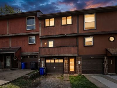 287 Holland Ct