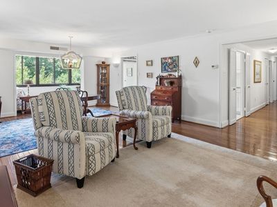 930 W Montgomery Ave #304