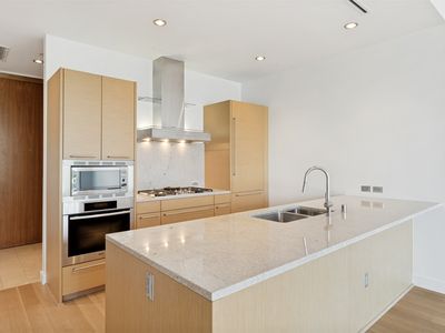 2900 McKinnon St APT 406