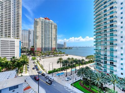 1300 Brickell Bay Dr APT 809