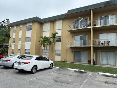 5400 SW 77th Ct APT 2R