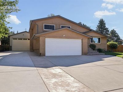 6723 Bishop Dr