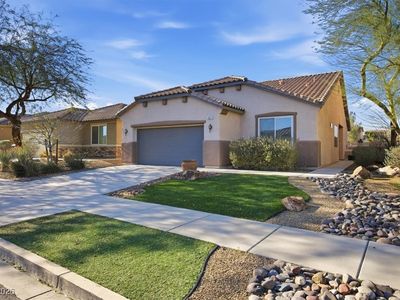 981 Crescent Falls St