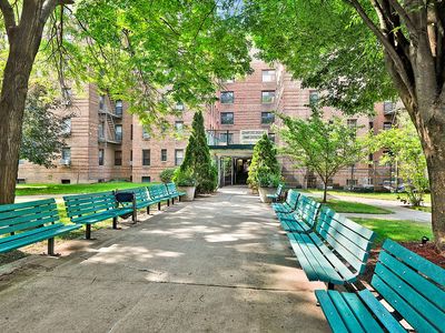 2229 Knapp St APT 3F