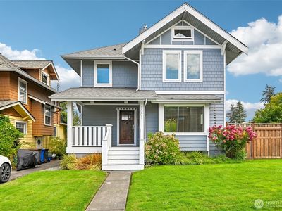 3001 N Proctor Street