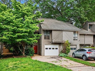 1006 Creatwood Cir SE