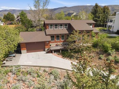 661 Ridge Dr