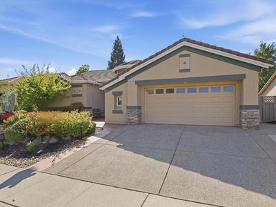 679 Blossom Ln