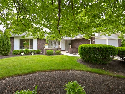 23W303 Cambridge Ct