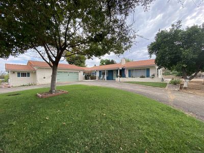 3131 E Victoria Dr