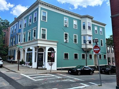 54 High St