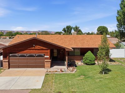 615 Hudsons Bay Dr