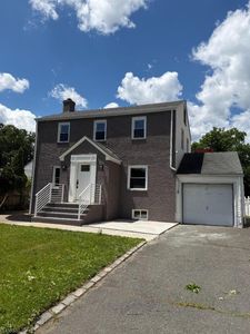910 Roanoke Ave