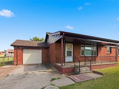 1411 S Reno Ave