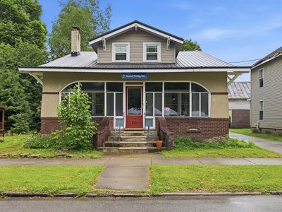 216 Maple Ave
