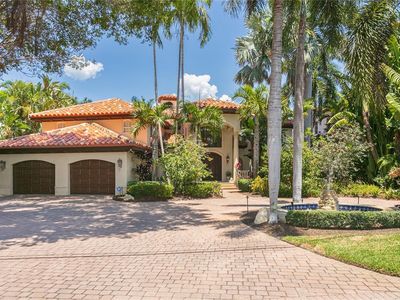 901 Brightwaters Blvd NE