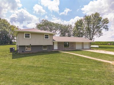 Property at 15795 E 2550 North Rd, Hudson, IL