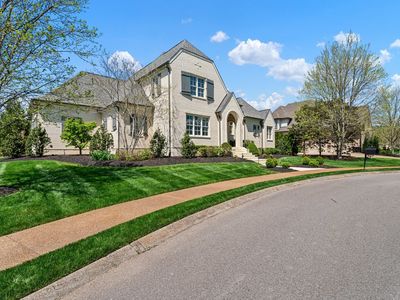 22 Middleton Park Ln